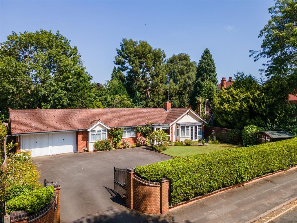 Property photo 1 of 15 103 Silhill Hall Road_1.Jpg