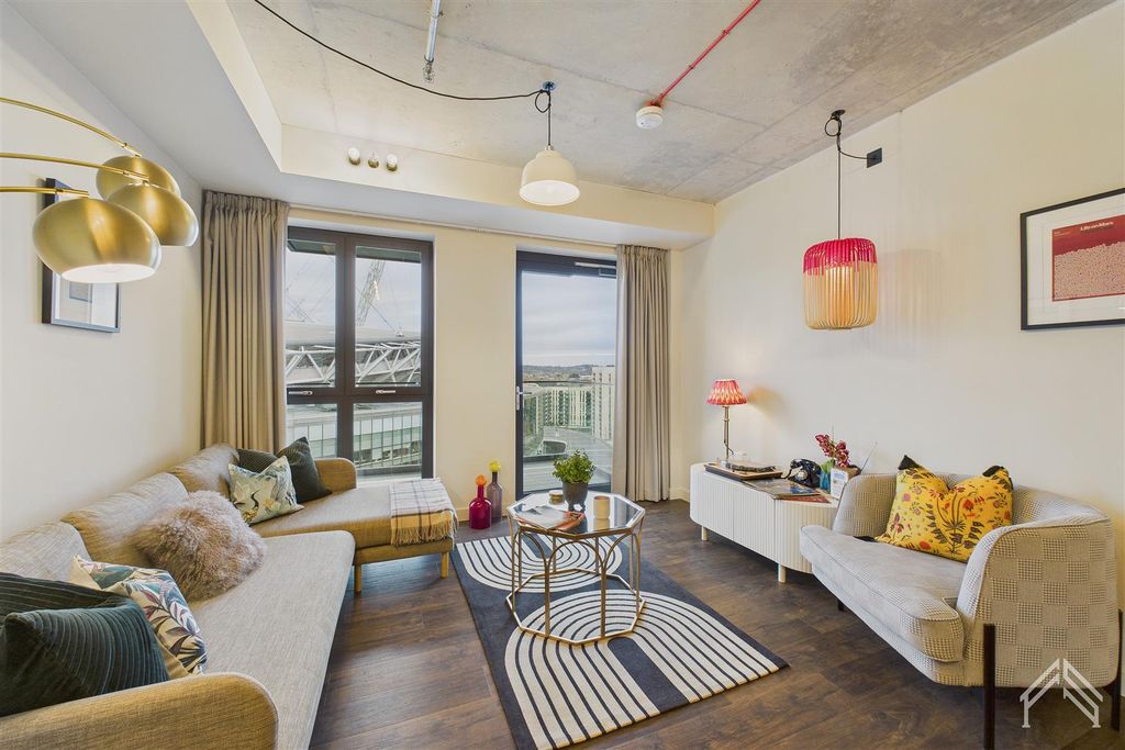 Property photo 2 of 8 Cam02700G0-Pr0424-Still011.Jpg