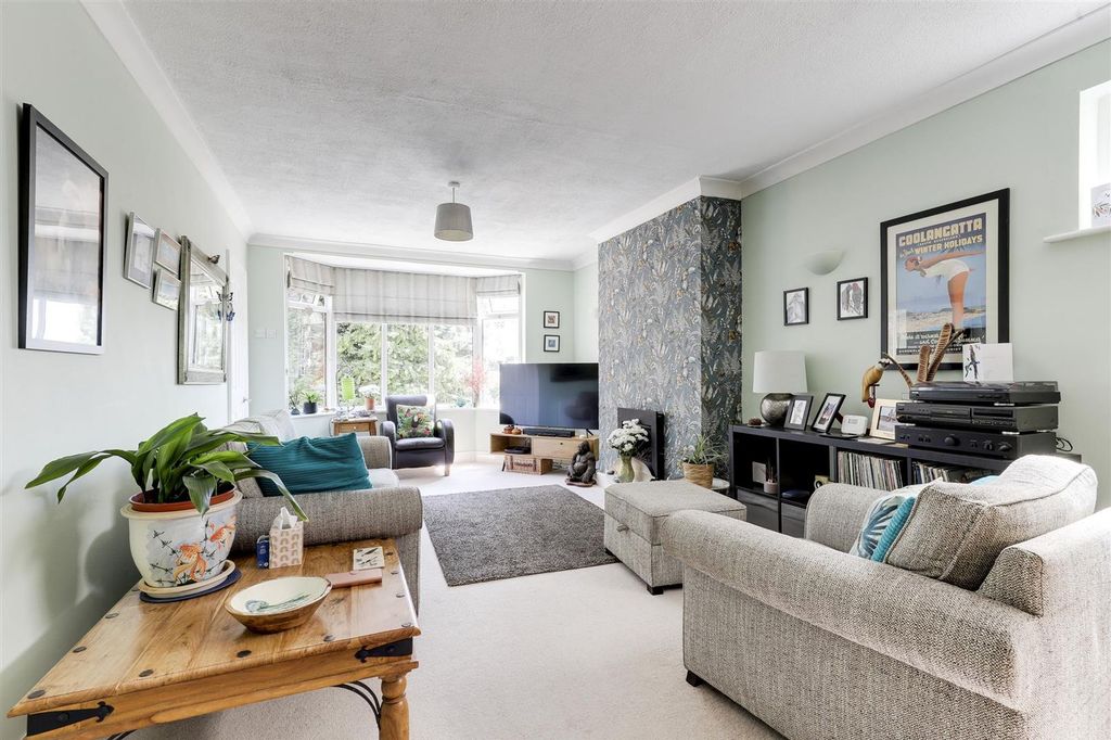 Property photo 2 of 23