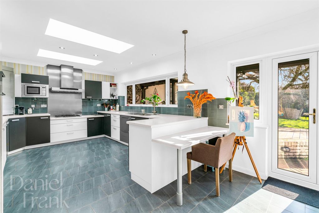 Additional image 14 of 5 bed detached house for saleTycehurst Hill, Loughton IG10