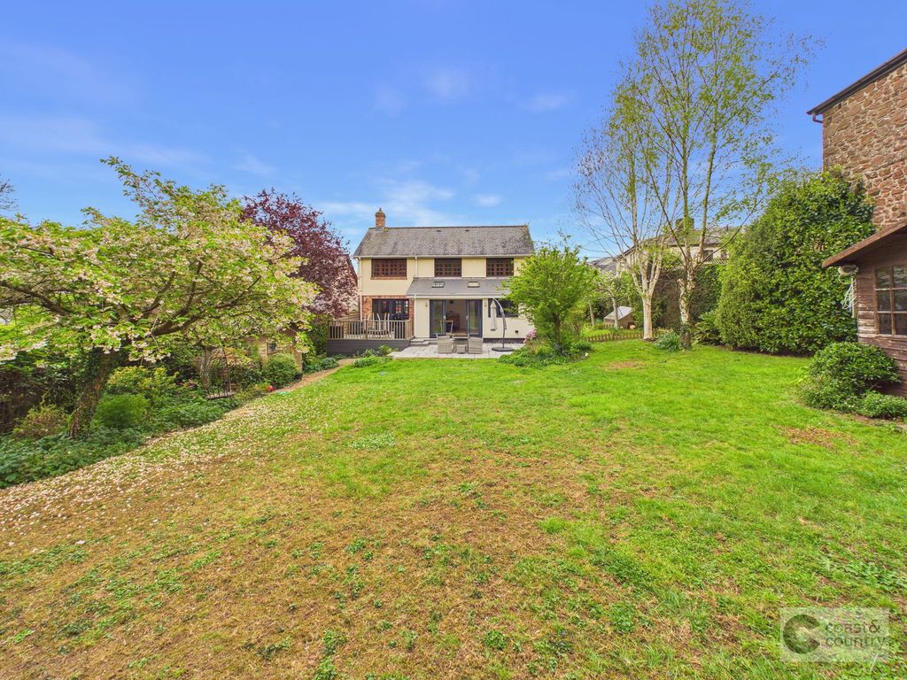 Property photo 1 of 31