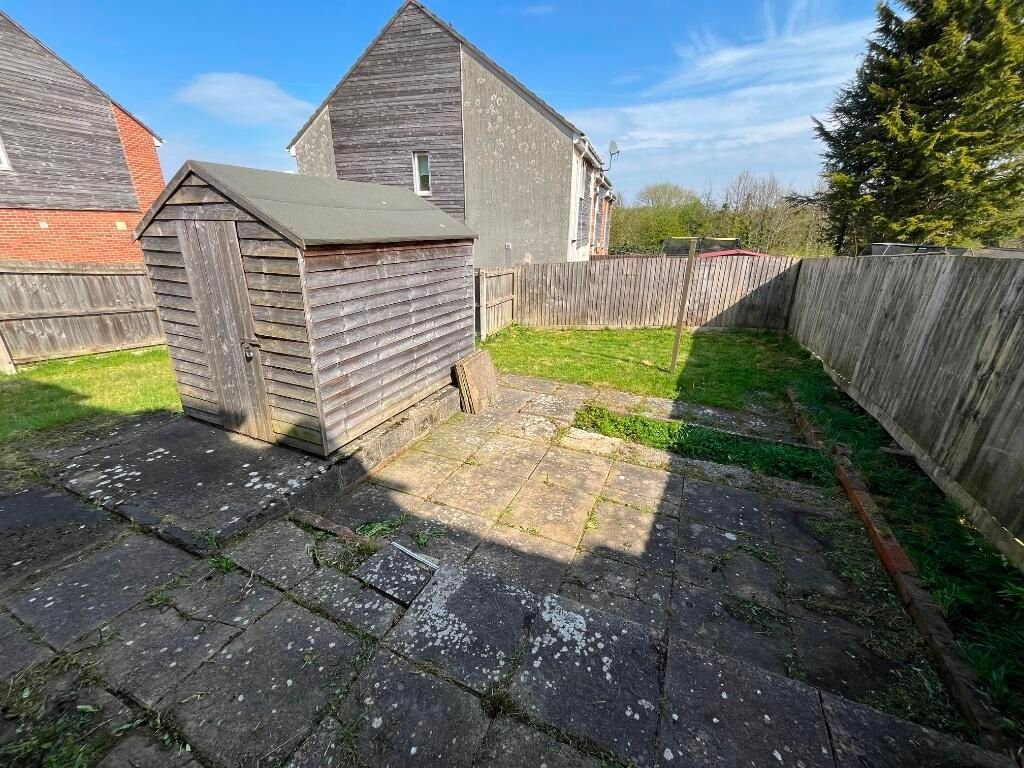 Property photo 1 of 14 A Bright And Spacious Outdoor Garden Area With A m...