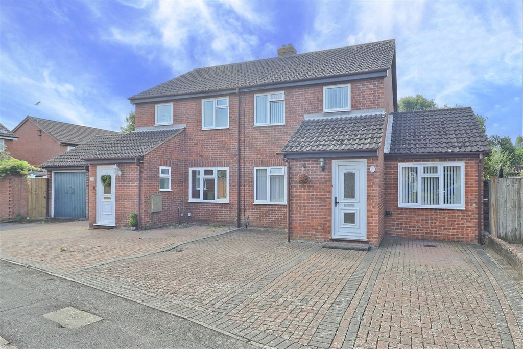 Property photo 1 of 15 External