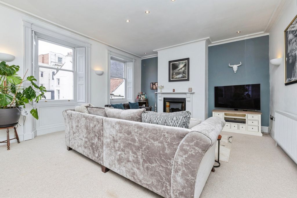 Property photo 1 of 17 Pbox-Img.Jpg