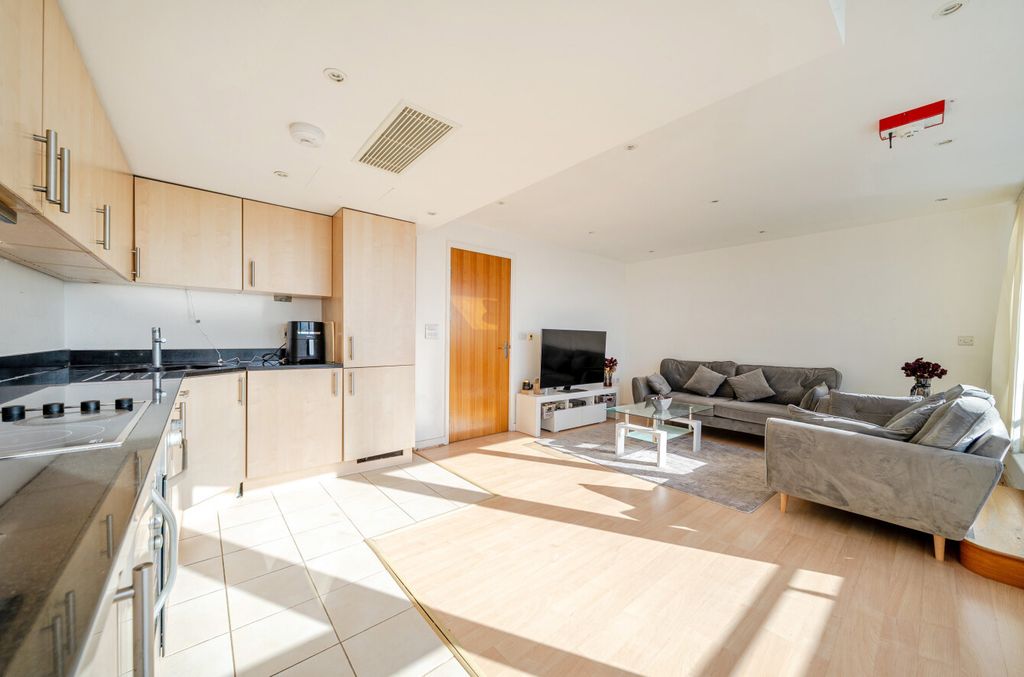 Property photo 3 of 18 1528276-26-1A0F80...