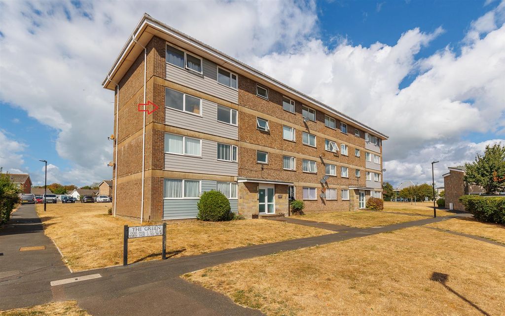 Property photo 1 of 18 Purpose Built Apartment Block In Cowes