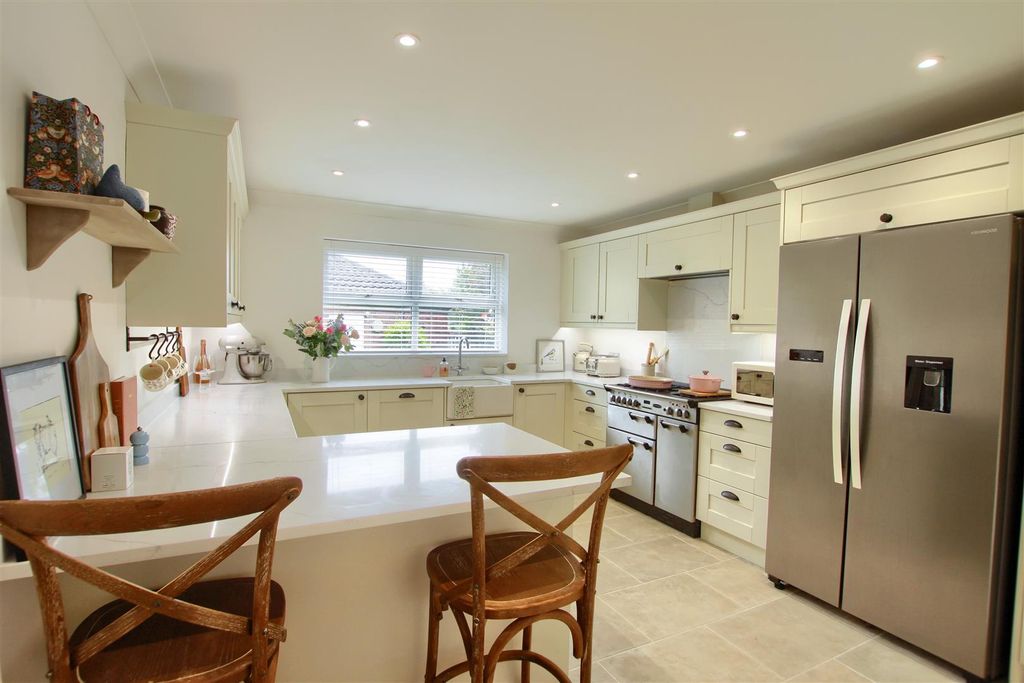 Property photo 3 of 21 Ll12.Jpg