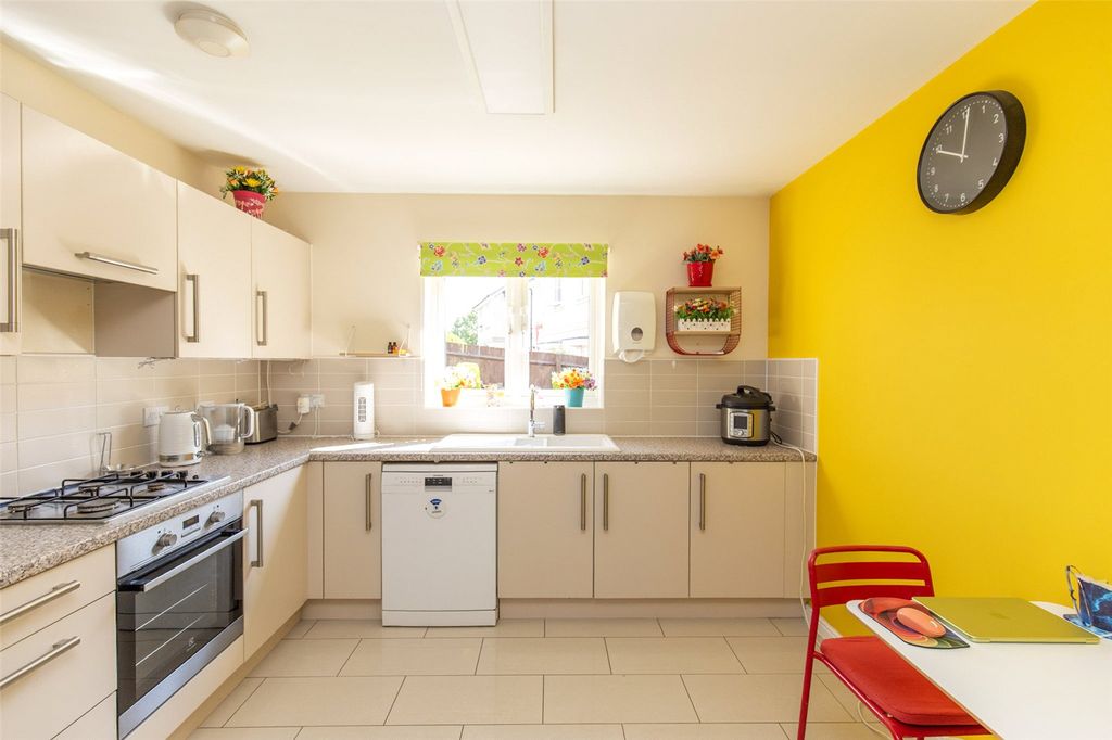 Property photo 2 of 25 Picture No. 04