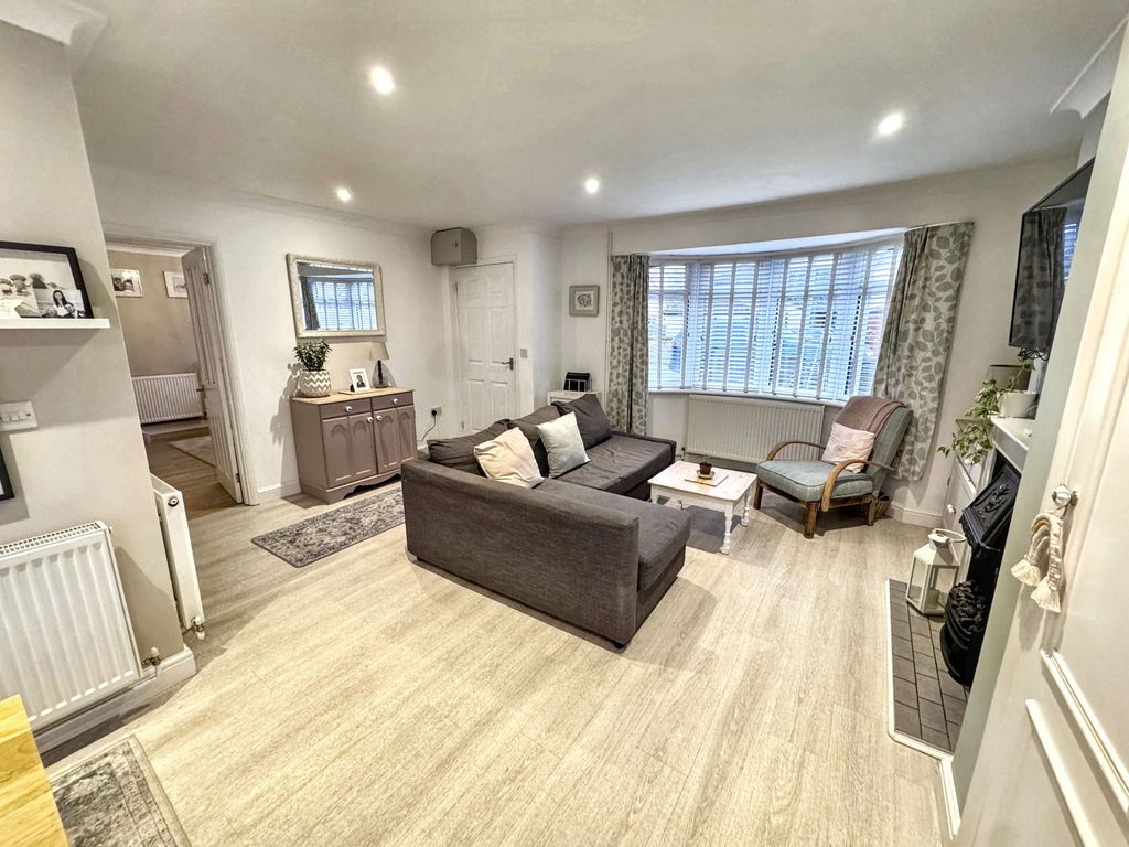 Property photo 2 of 39