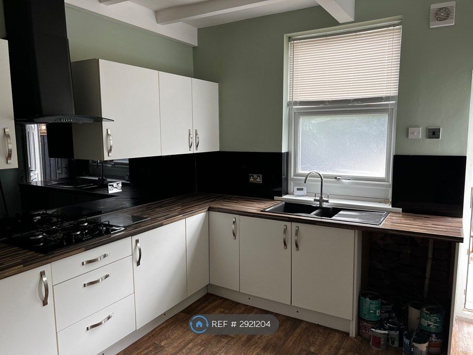 Property photo 1 of 22 Kitchen