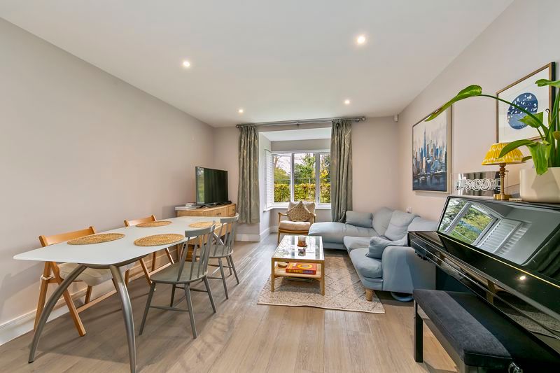 Property photo 3 of 11 Living Room