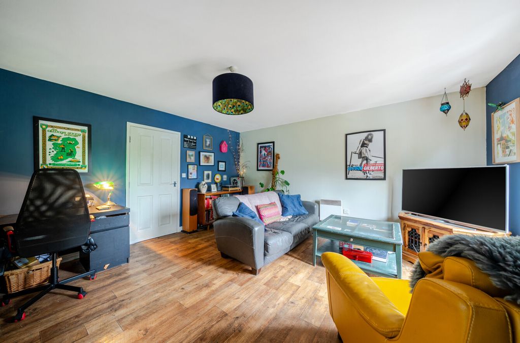 Property photo 2 of 15 1525979-4-1A0Ec62...