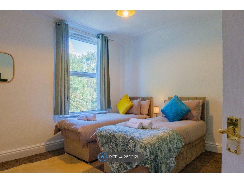 Property photo 2 of 23