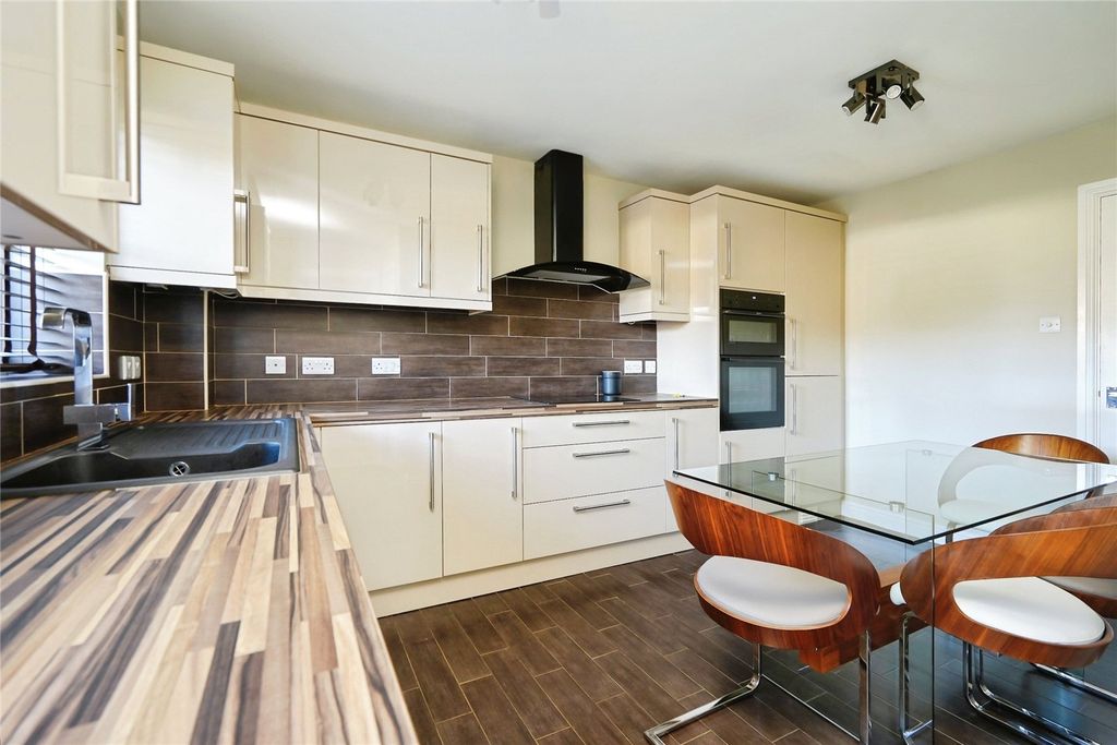 Property photo 2 of 10 Picture No. 06