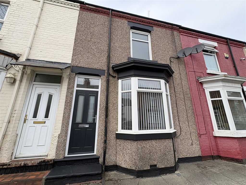 Property photo 1 of 13 Externally