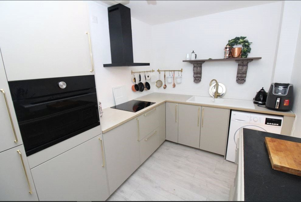 Property photo 3 of 12 Picture No. 32