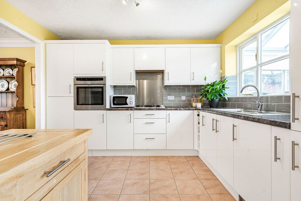 Property photo 3 of 19