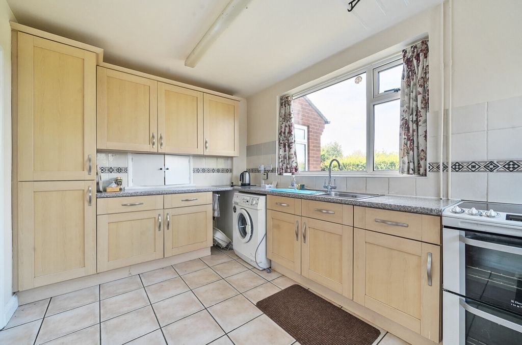 Property photo 2 of 23 1318499-13-68641A70A170E