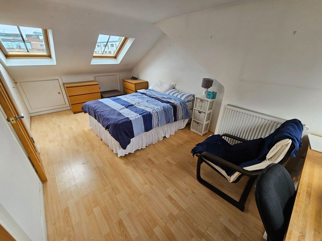 Property photo 1 of 5
