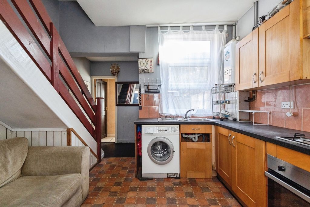 Property photo 2 of 20 Pbox-Img.Jpg