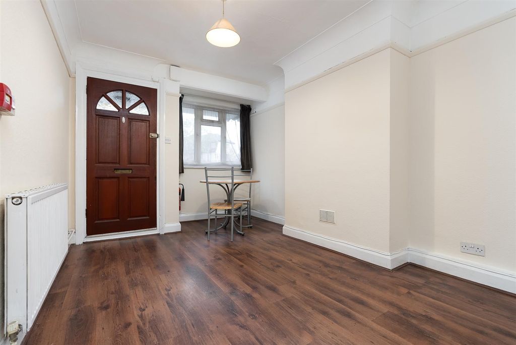 Property photo 2 of 10 Dining Room