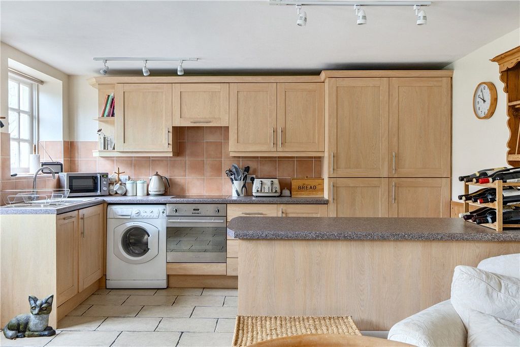 Property photo 2 of 13 Picture No. 02