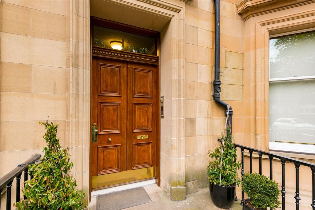 Property photo 2 of 13 Rothesay Terrace 03