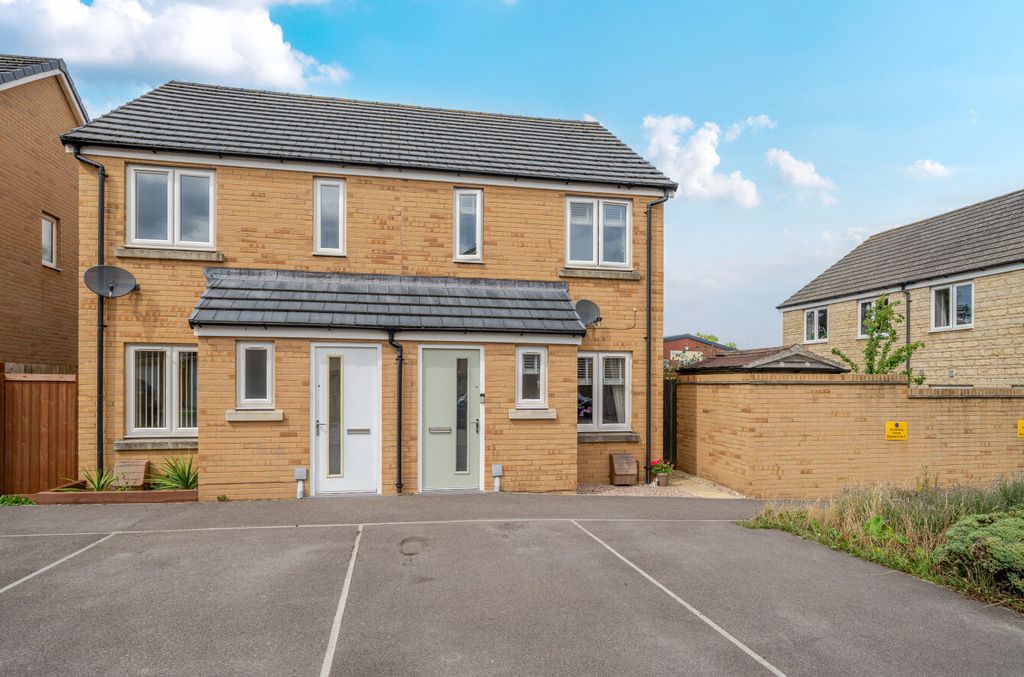 Property photo 1 of 18 1331854-1-688A383...