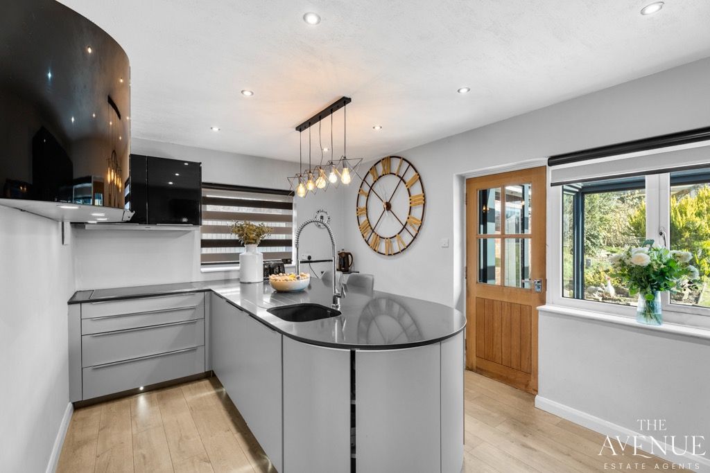 Property photo 2 of 47 4942614