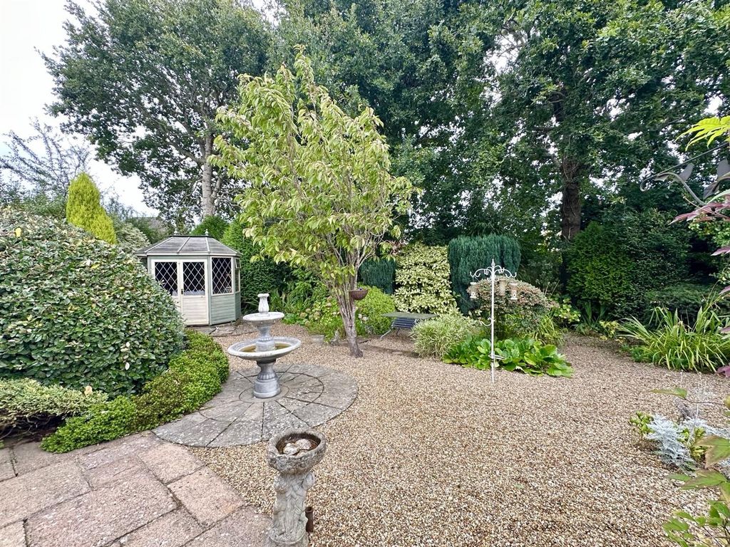 Property photo 3 of 20