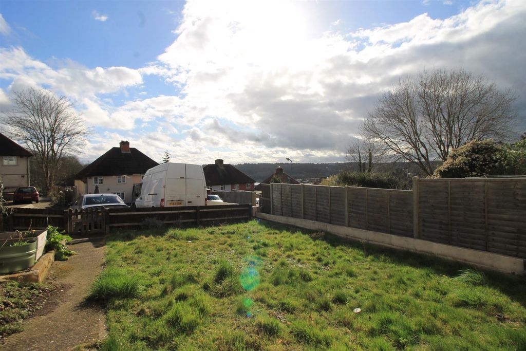 Property photo 2 of 9