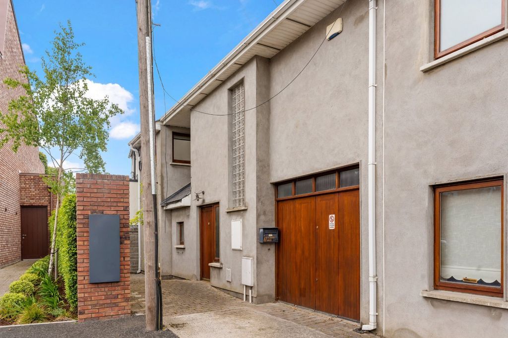Property photo 1 of 13 Front