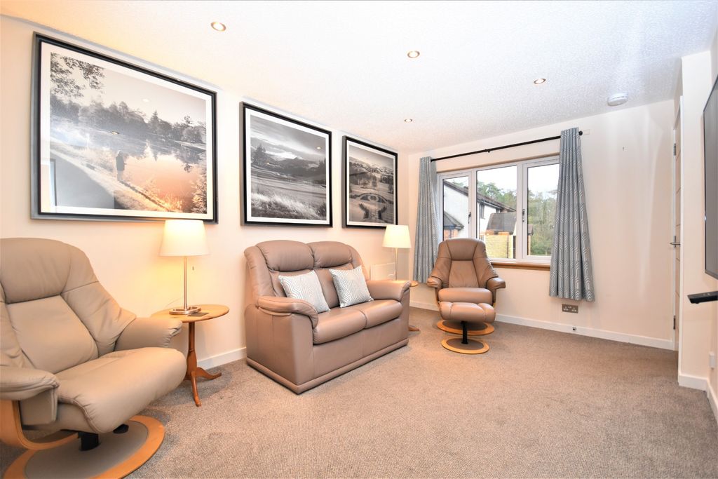 Property photo 2 of 13 2