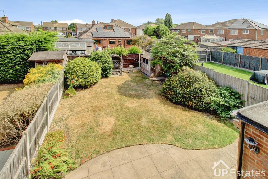Property photo 2 of 28