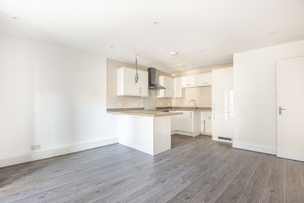 Property photo 2 of 7 665724 (3)