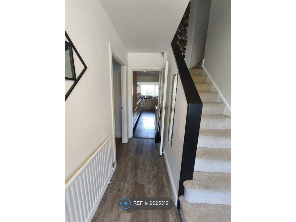 Property photo 3 of 35