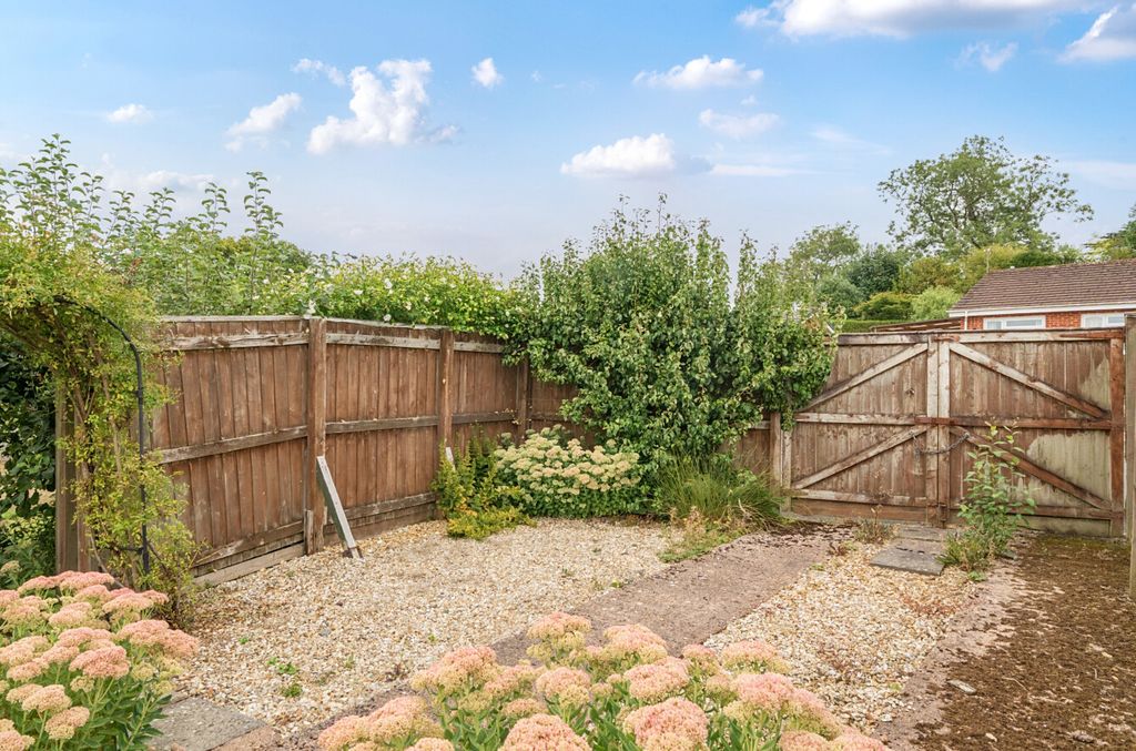Property photo 3 of 28 Tiverton, Seddons