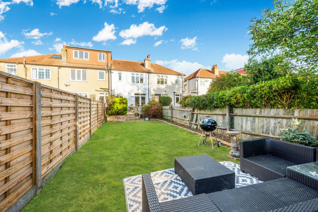 Property photo 3 of 15 Picture No. 21