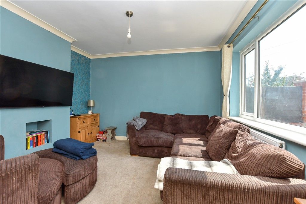 Property photo 3 of 10 Lounge