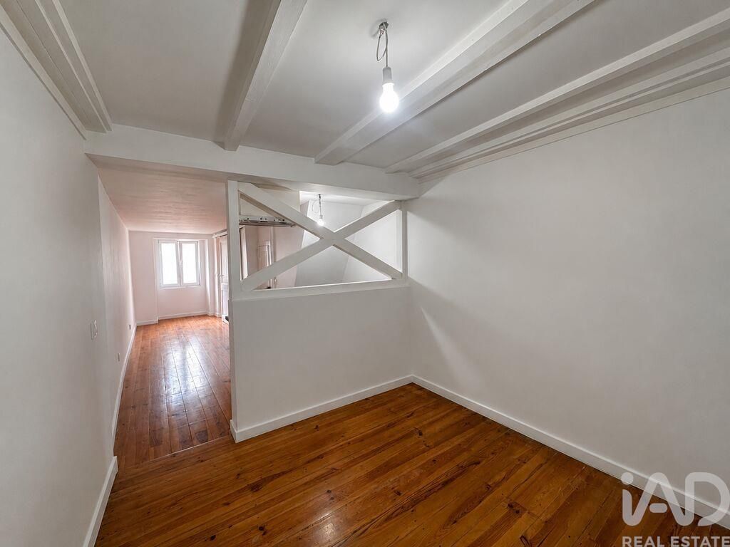 Property photo 2 of 35