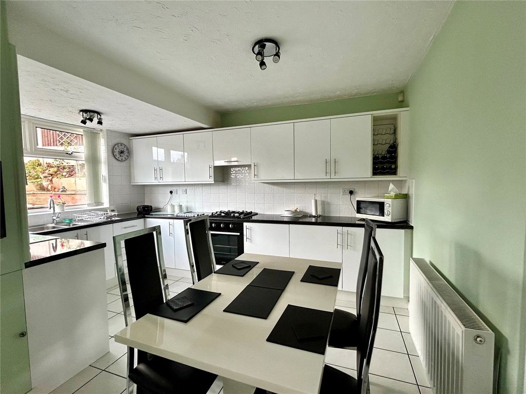 Property photo 3 of 19 Picture No. 11