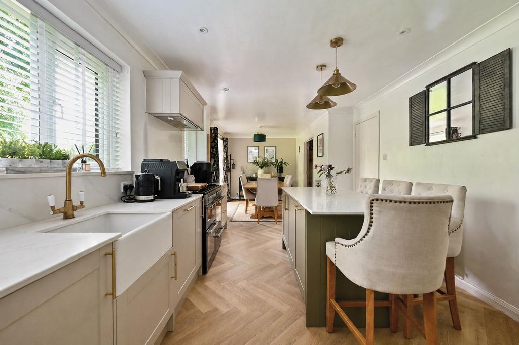 Property photo 3 of 18 Kitchen/Dining Room
