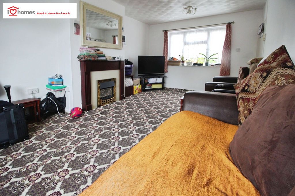 Property photo 3 of 11 Photo 8