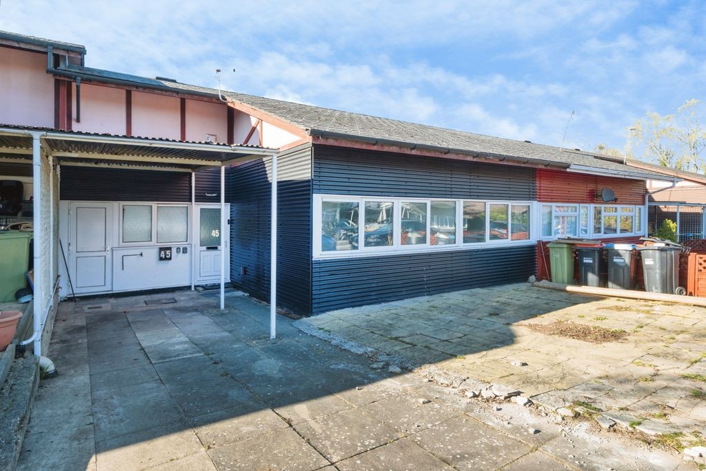 Property photo 1 of 18