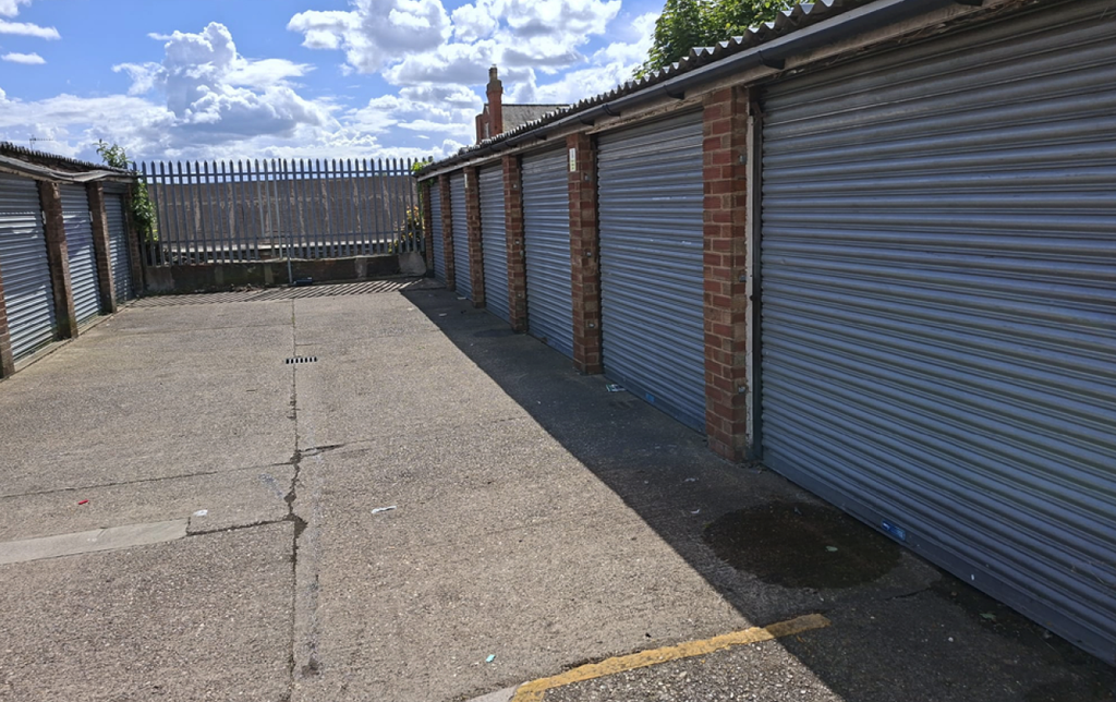 Property photo 1 of 3