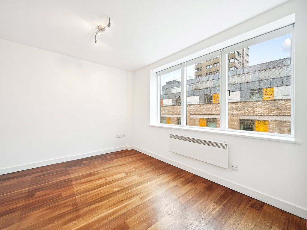 Property photo 3 of 14 Berwick Street