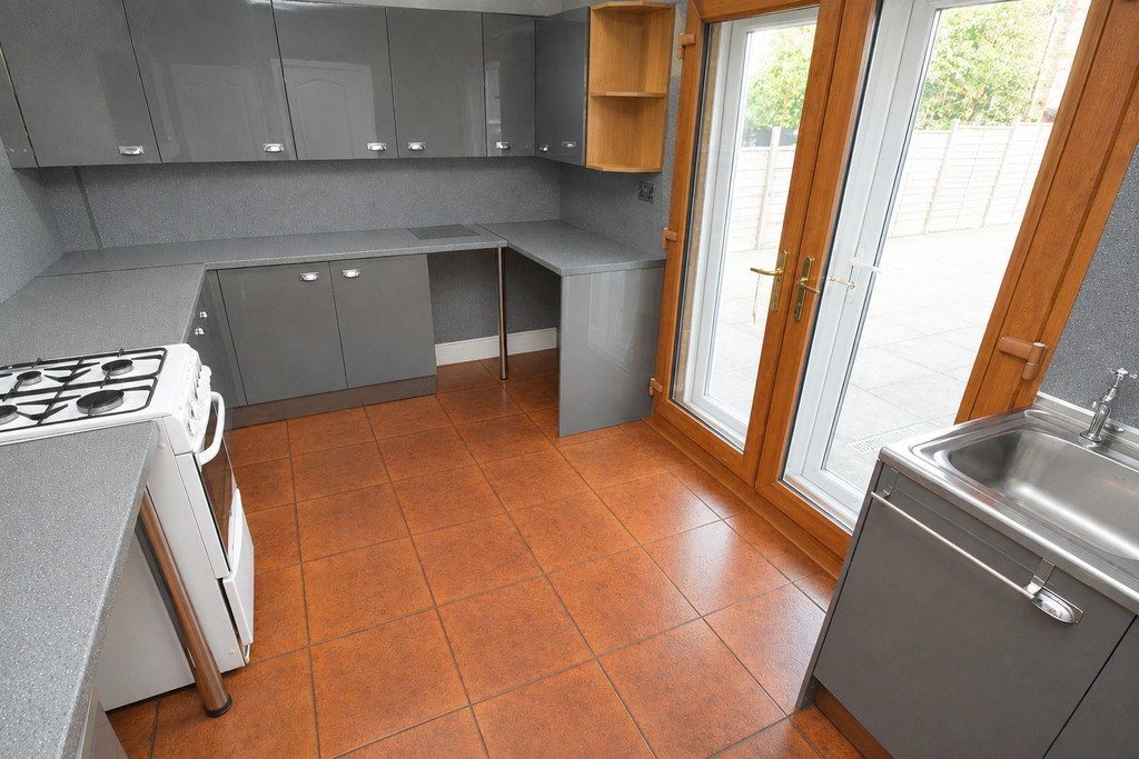 Property photo 3 of 9 Kitchen