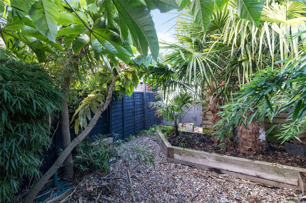 Property photo 3 of 30 Garden