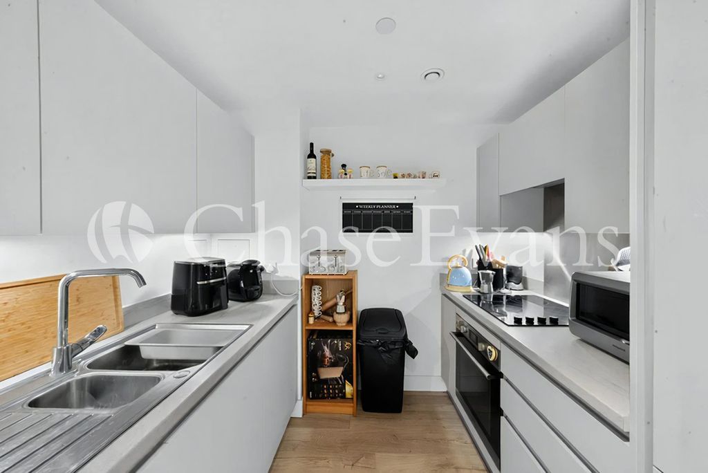 Property photo 3 of 13 Kitchen
