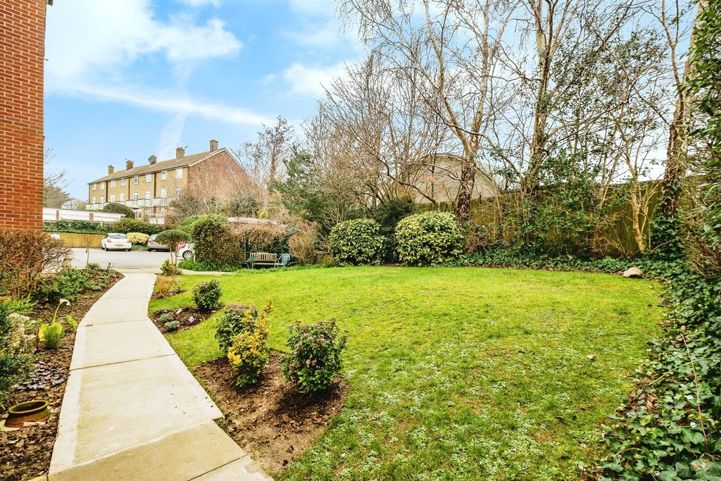Property photo 3 of 17